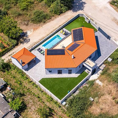 Villa Speranza With Illuminated Pool Pula Exterior foto