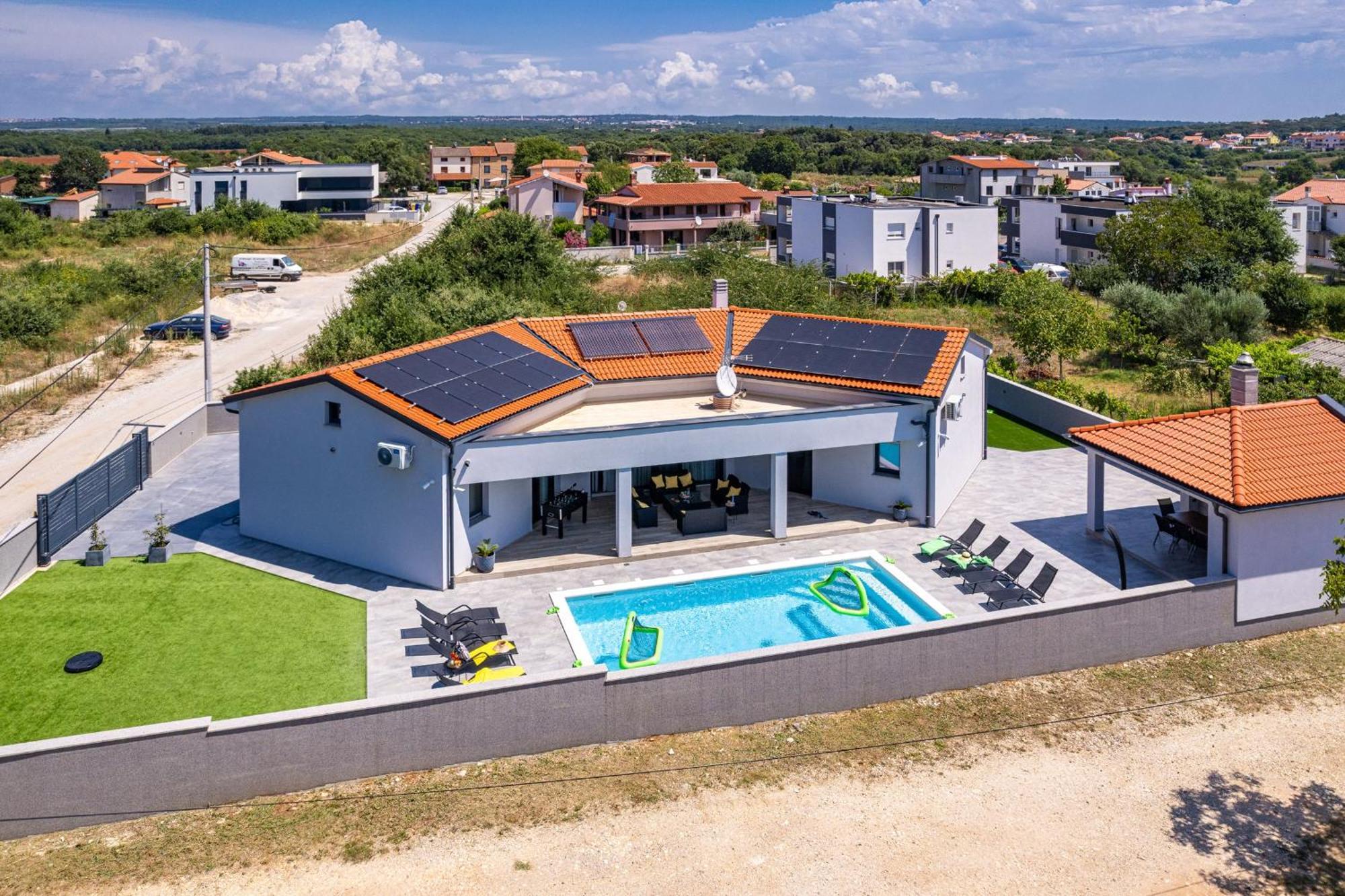 Villa Speranza With Illuminated Pool Pula Exterior foto