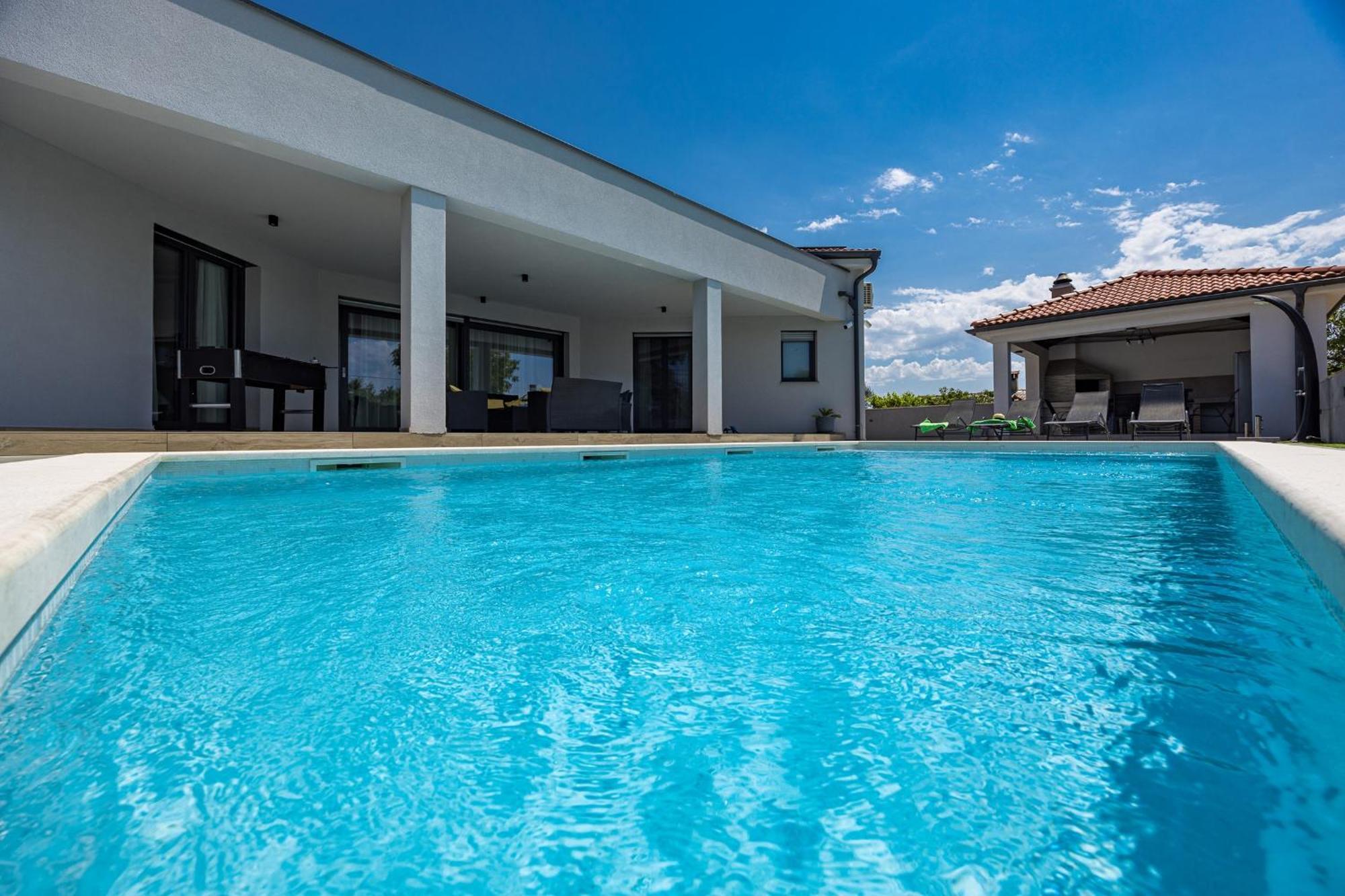 Villa Speranza With Illuminated Pool Pula Exterior foto