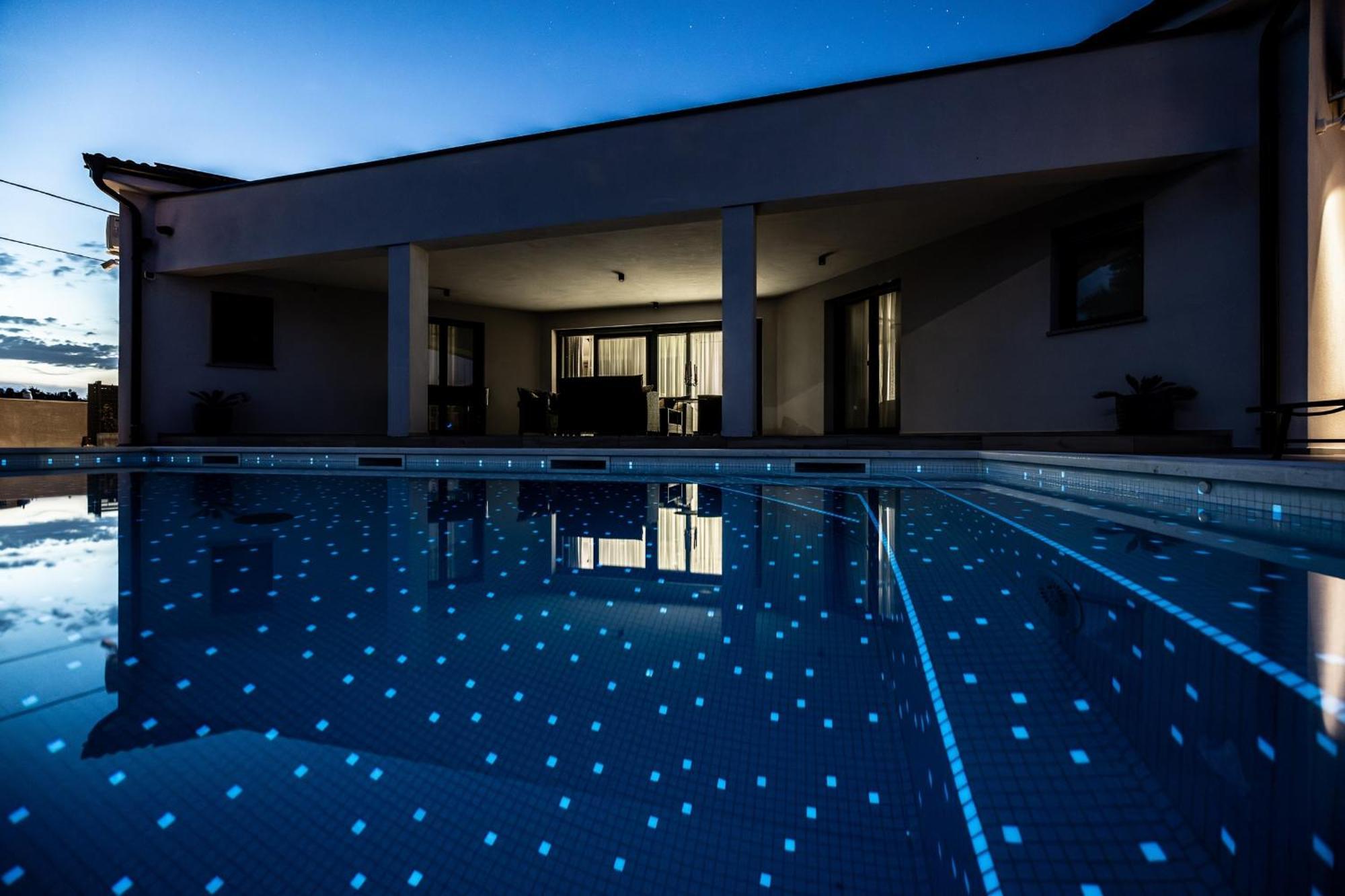 Villa Speranza With Illuminated Pool Pula Exterior foto